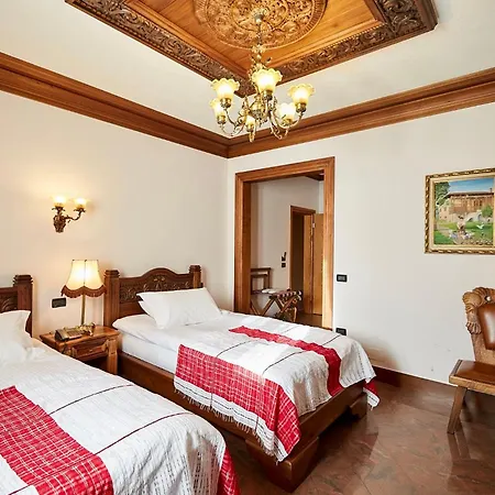 Brilant Antik Center