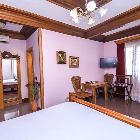 Brilant Antik Center 4* Τίρανα