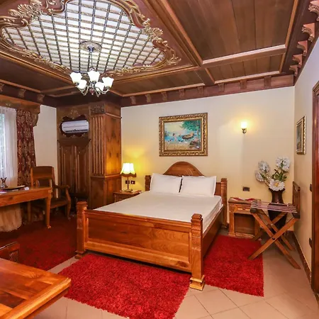 Brilant Antik Center Τίρανα