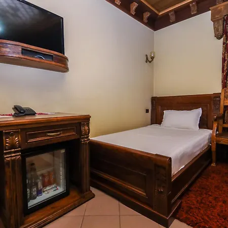 Brilant Antik Center 4* Τίρανα