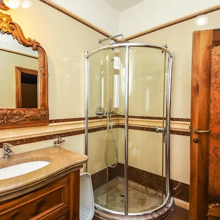 Brilant Antik Center 4* Τίρανα