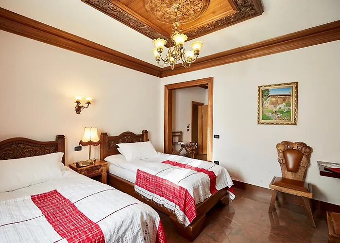 Brilant Antik Center