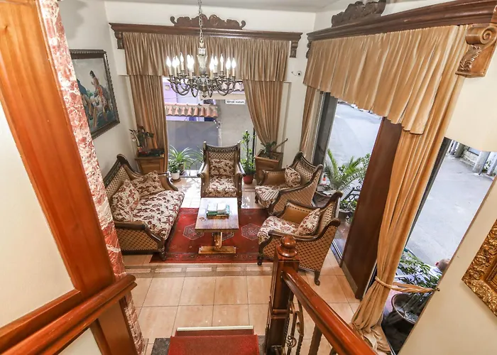 Brilant Antik Center מלון